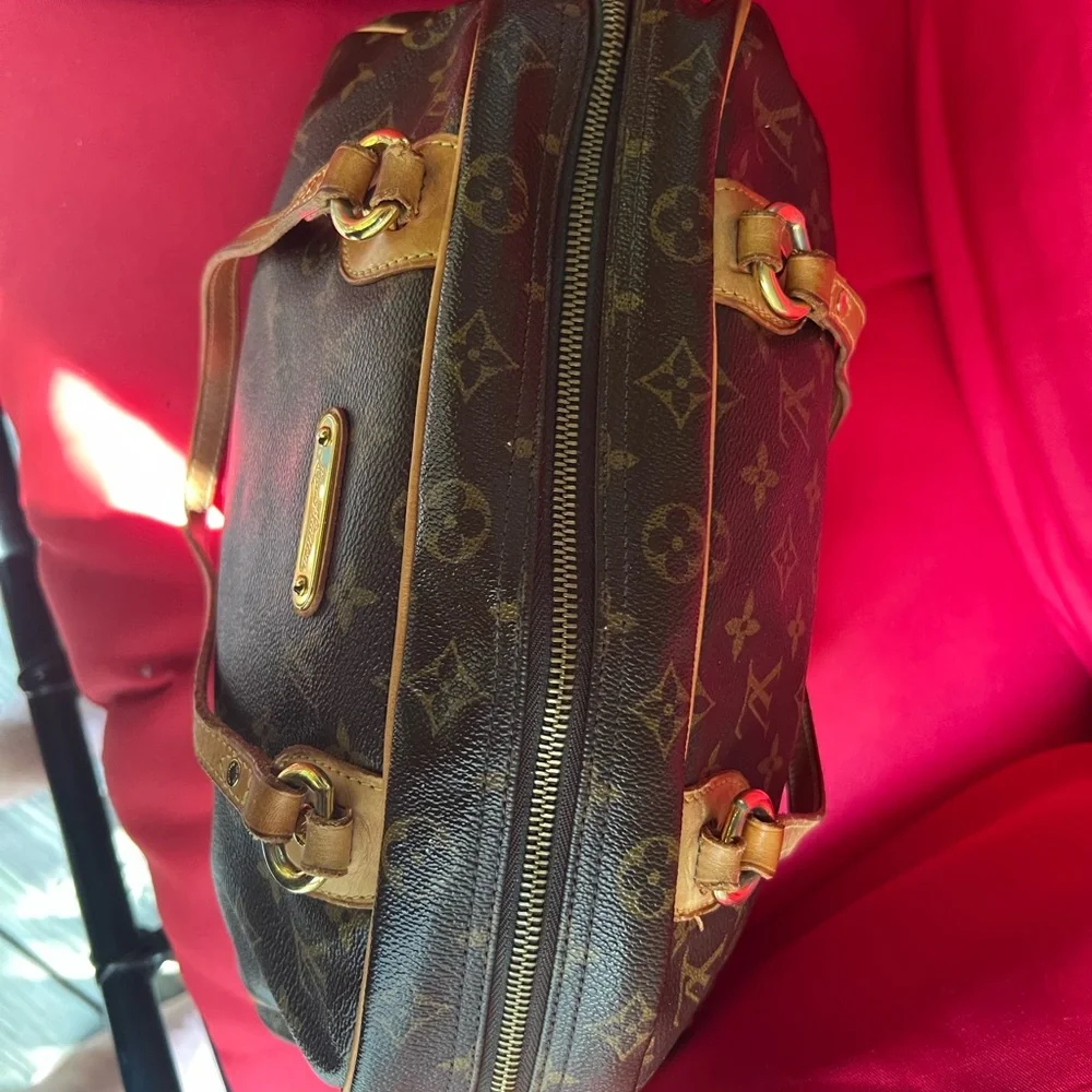 Louis Vuitton Monogram GM Shoulder Handbag - Picture 6 of 9